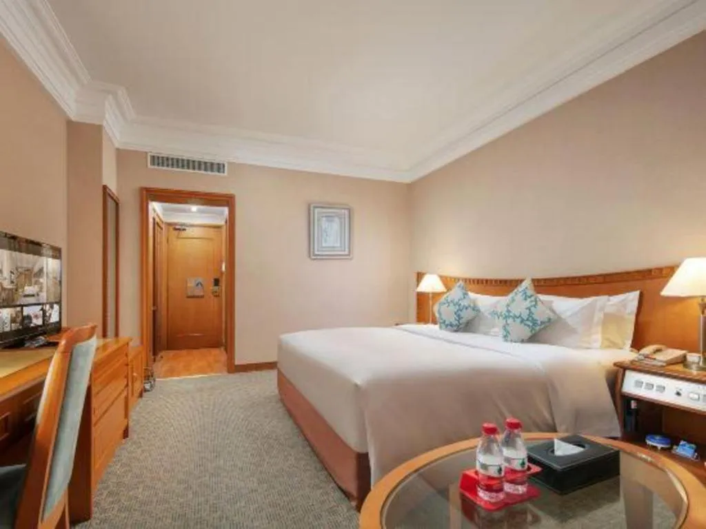 Bed in Haihua Hotel Hangzhou