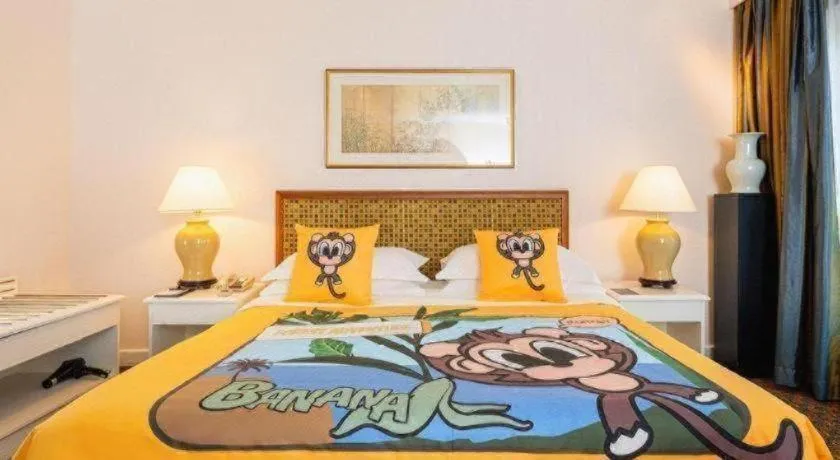 Bed in Grand Skylight Hotel Royal, Beijing