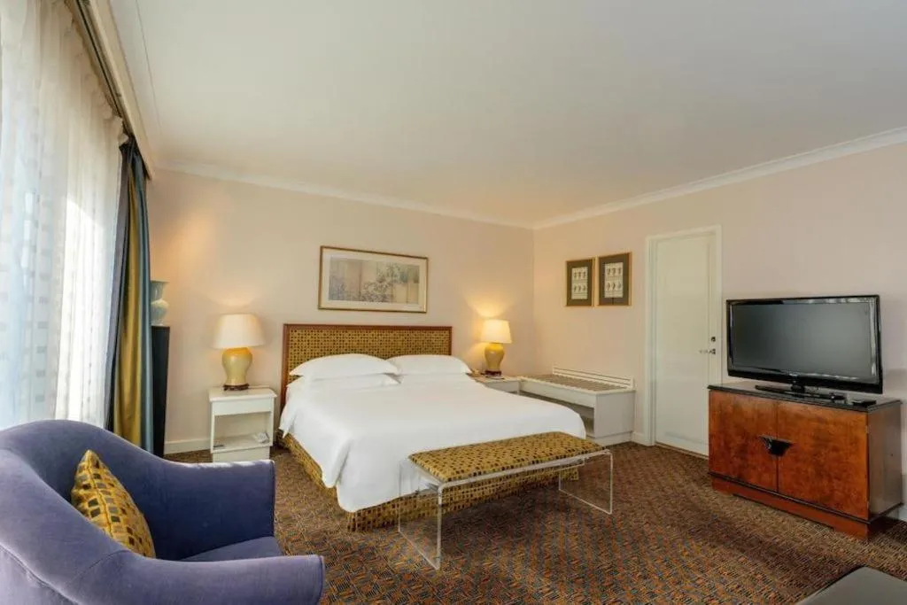 Bed in Grand Skylight Hotel Royal, Beijing