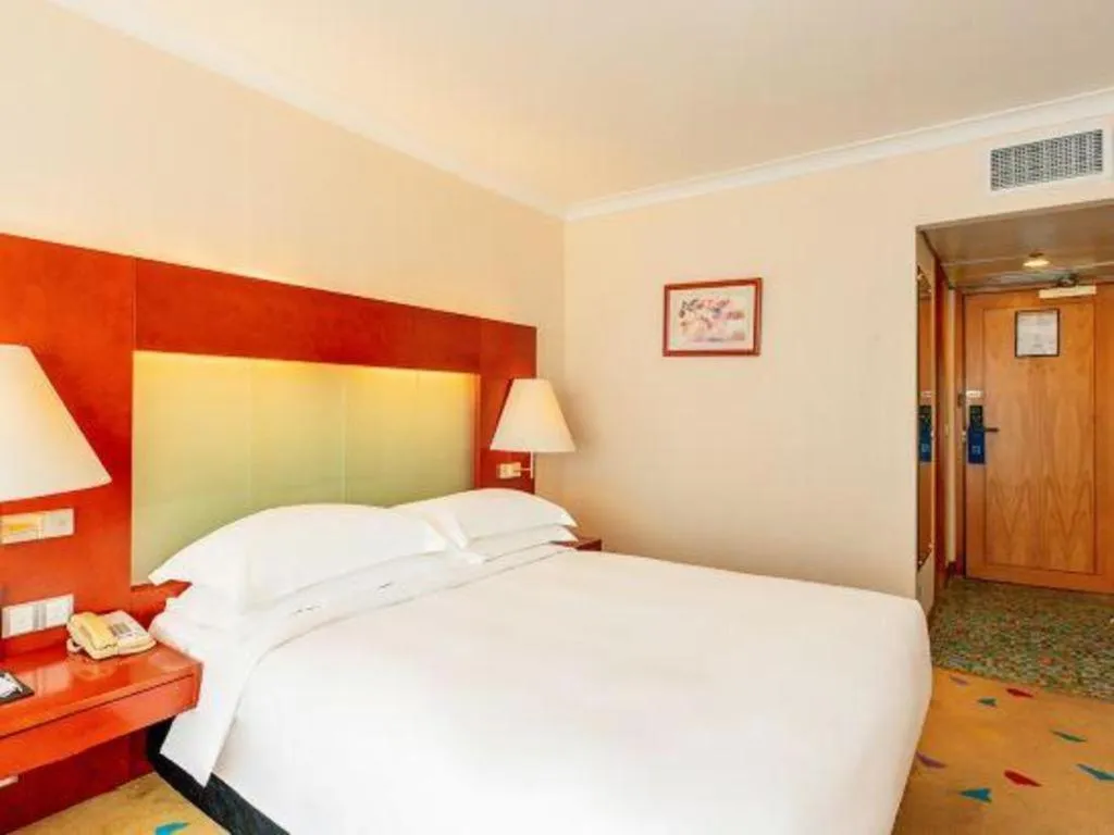 Bed in Grand Skylight Hotel Royal, Beijing