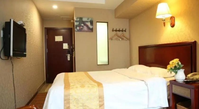 Bed in GreenTree Inn Harbin Central Avenue