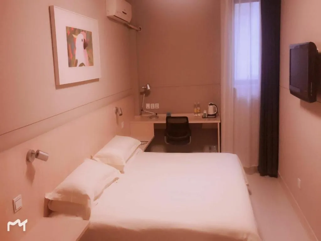 Bed in Jinjiang Inn Shanghai Minhang Zhuanqiao