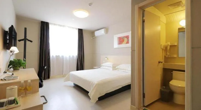 Bed in Jinjiang Inn Shanghai Minhang Zhuanqiao
