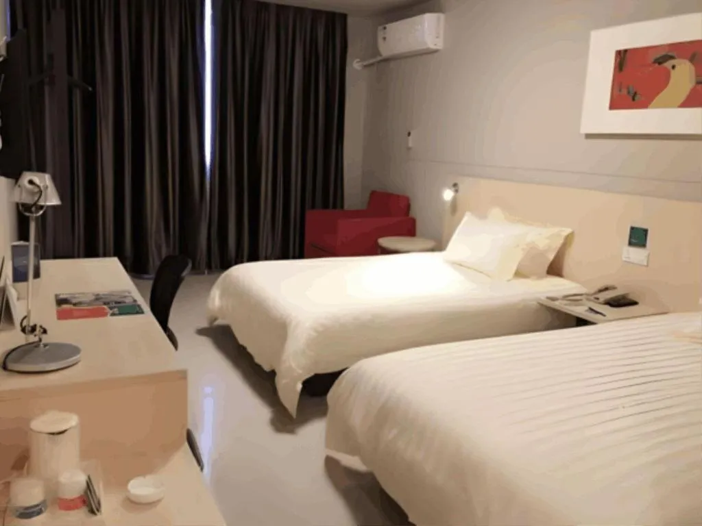 Bed in Jinjiang Inn Shanghai Minhang Zhuanqiao