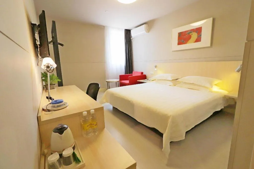 Bed in Jinjiang Inn Shanghai Minhang Zhuanqiao