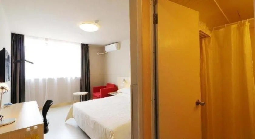 Bed in Jinjiang Inn Shanghai Minhang Zhuanqiao