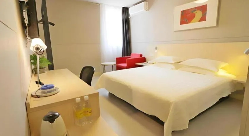 Bed in Jinjiang Inn Shanghai Minhang Zhuanqiao