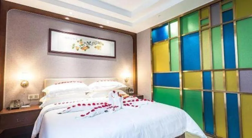 Bed in Nan Guo Hotel