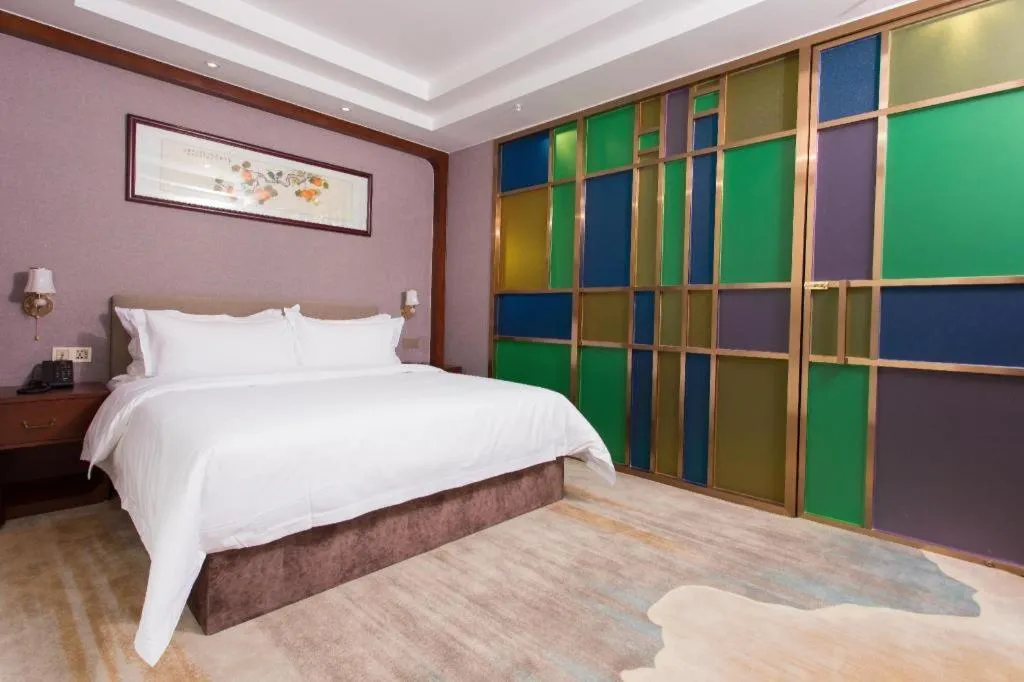 Bed in Nan Guo Hotel