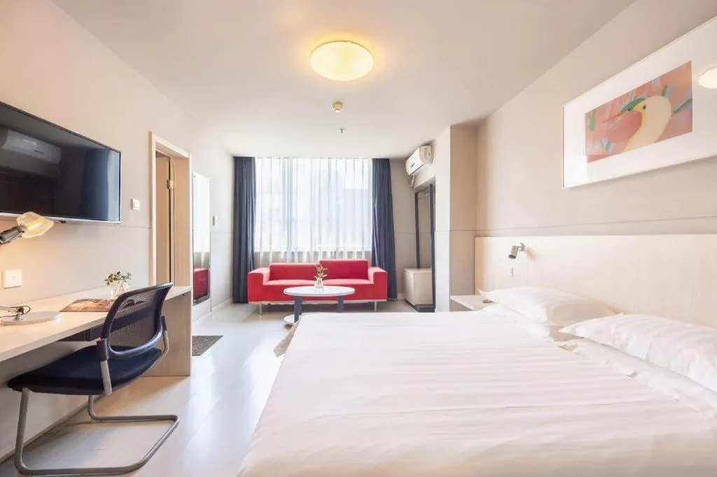 Bed in Jinjiang Inn Hangzhou Lin'an Qianwang Street