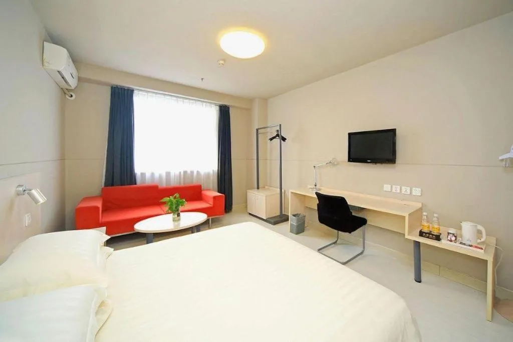 Bed in Jinjiang Inn Hangzhou Lin'an Qianwang Street