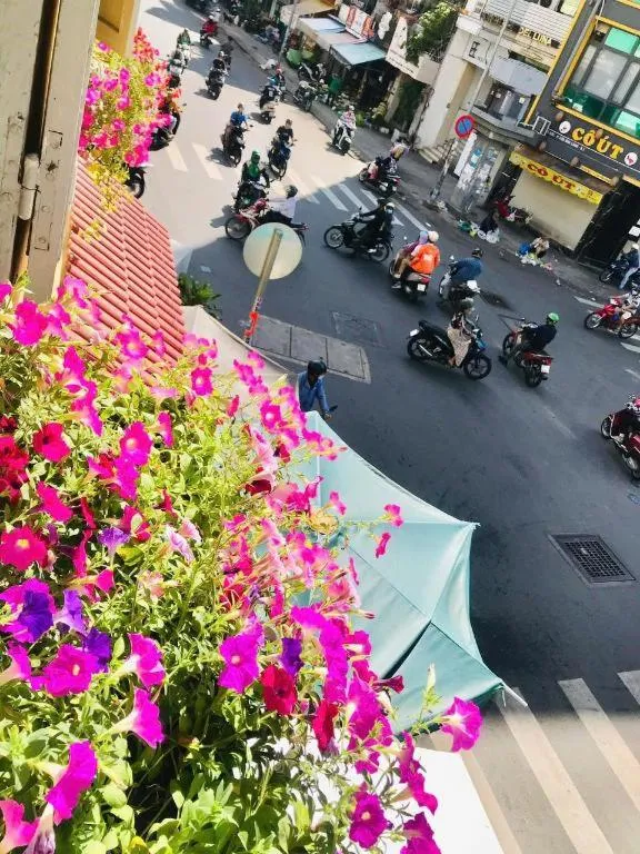 Son Tung Hotel - De Tham Street