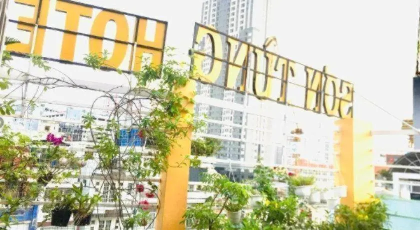Son Tung Hotel - De Tham Street
