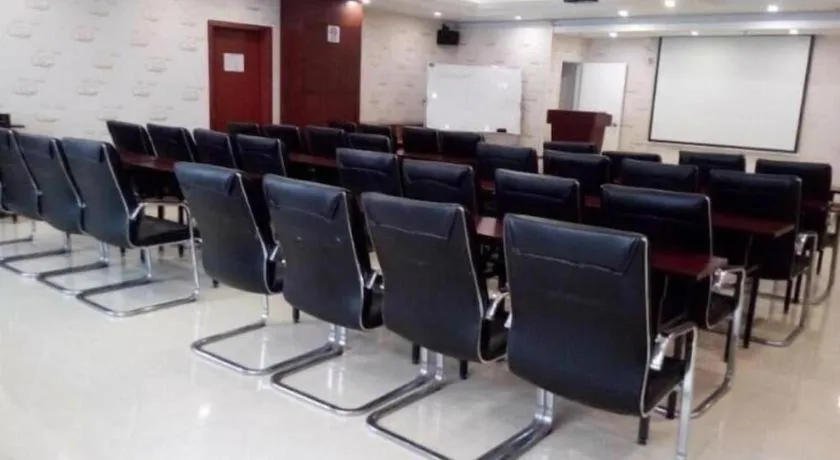 GreenTree Inn Guangdong Huizhou Chenjiang Intercity Rail Station Business Hotel