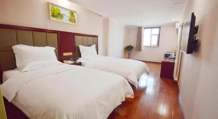 Bed in GreenTree Inn Guangdong Huizhou Chenjiang Intercity Rail Station Business Hotel