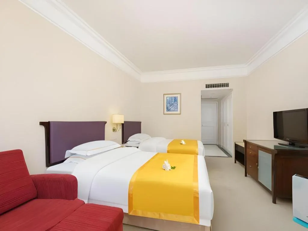 Bed in Shantou Golden Gulf Hotel