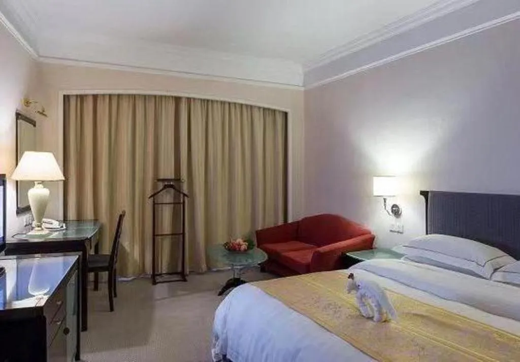 Bed in Shantou Golden Gulf Hotel