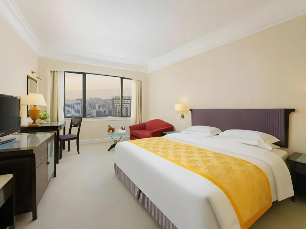 Bed in Shantou Golden Gulf Hotel