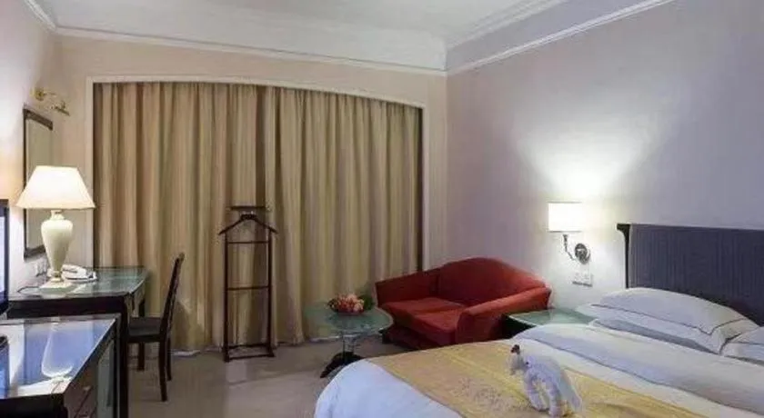 Bed in Shantou Golden Gulf Hotel