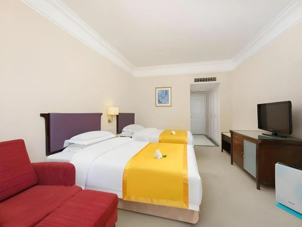 Bed in Shantou Golden Gulf Hotel