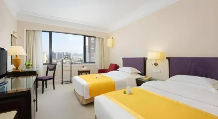 Bed in Shantou Golden Gulf Hotel