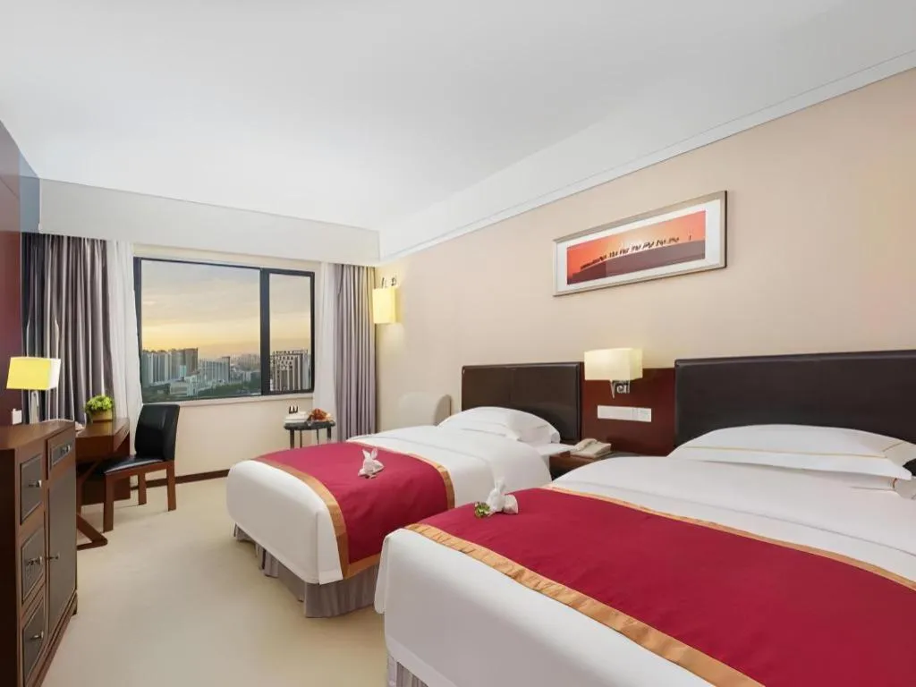 Bed in Shantou Golden Gulf Hotel