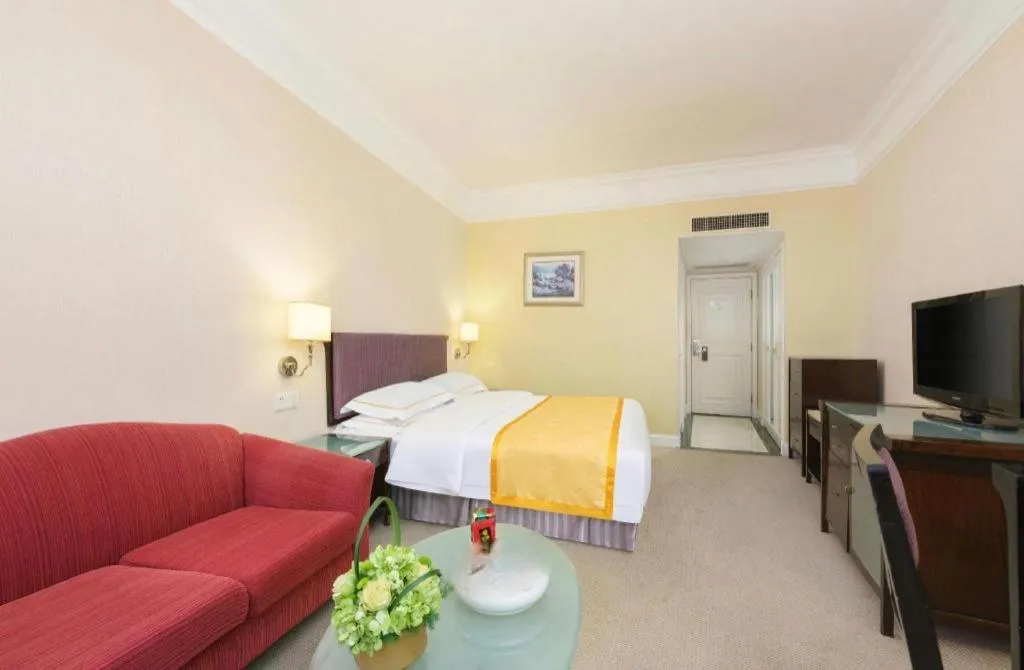 Bed in Shantou Golden Gulf Hotel