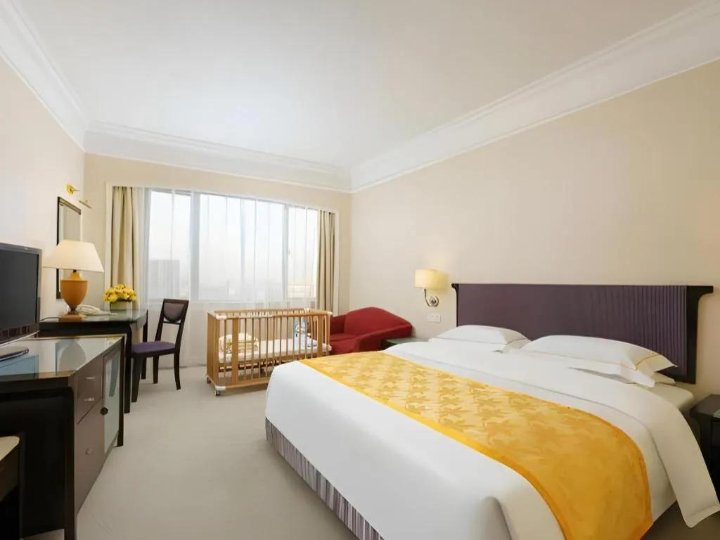 Bed in Shantou Golden Gulf Hotel