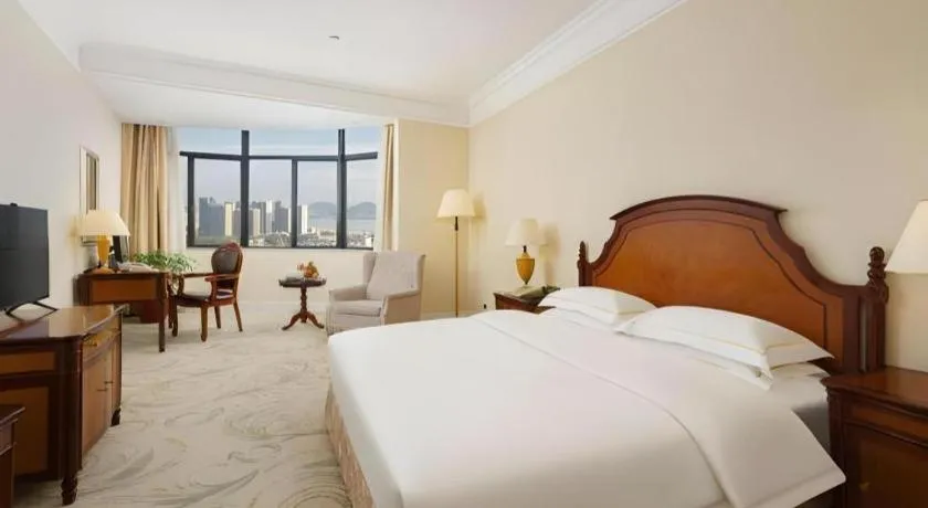 Bed in Shantou Golden Gulf Hotel