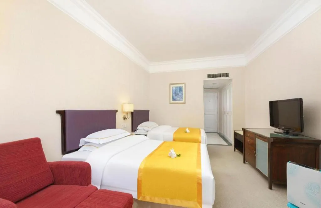 Bed in Shantou Golden Gulf Hotel