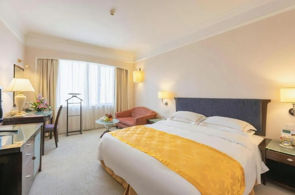 Bed in Shantou Golden Gulf Hotel