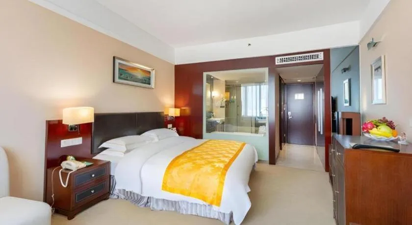 Bed in Shantou Golden Gulf Hotel