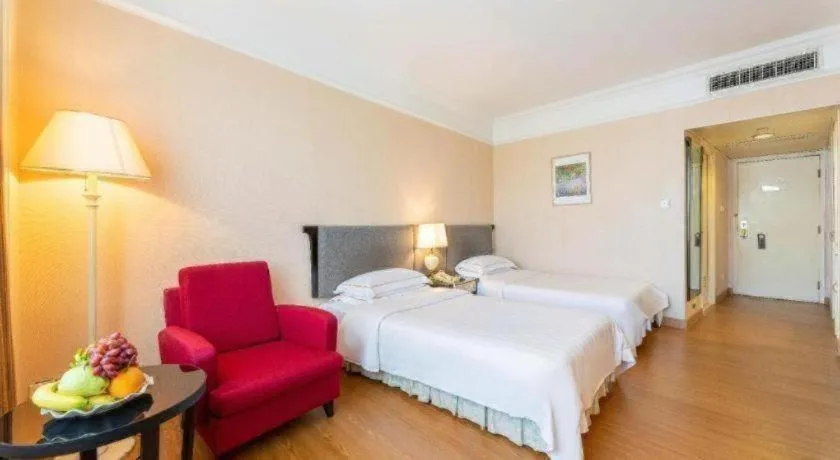 Bed in Shantou Golden Gulf Hotel