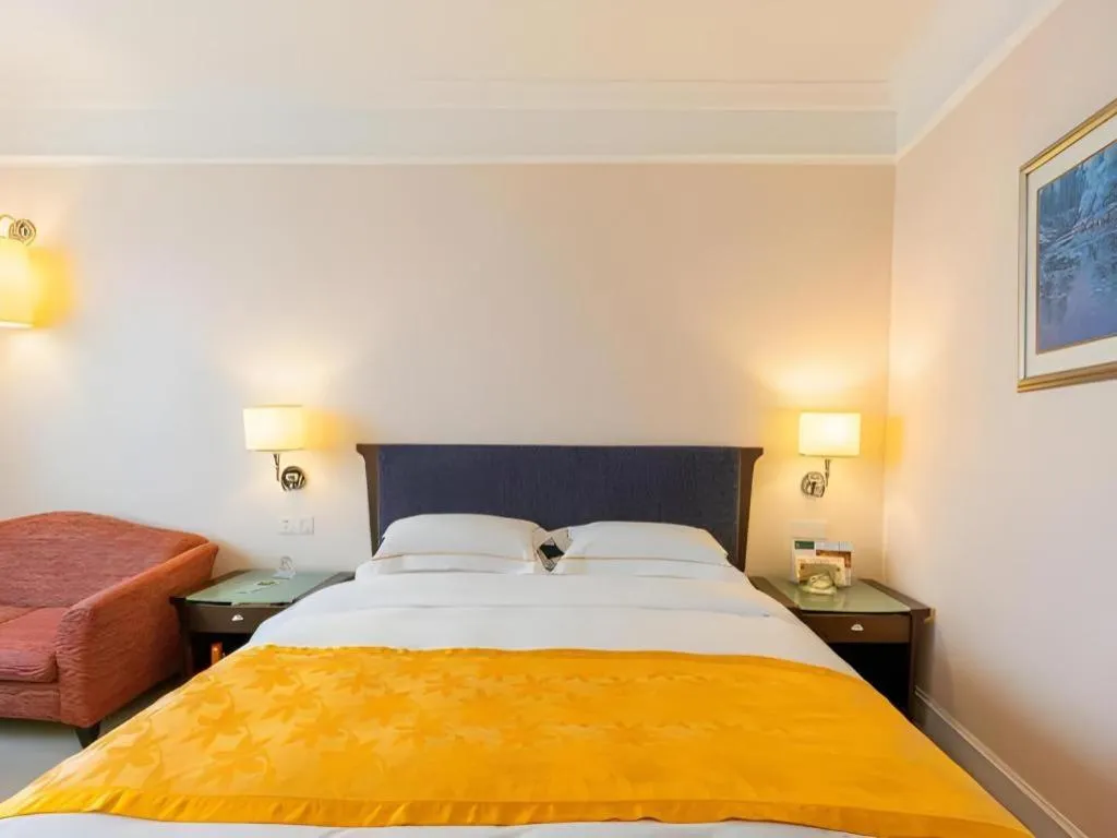 Bed in Shantou Golden Gulf Hotel