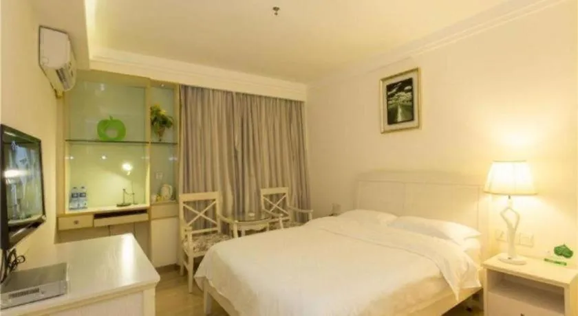 Bed in 7 Days Inn Guangzhou Zoo Huanghuagang Metro Station