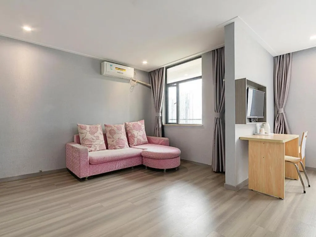 7 Days Inn Wuhan Huaqiaocheng Happy Valley