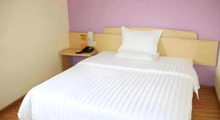 Bed in 7 Days Inn Wuhan Huaqiaocheng Happy Valley