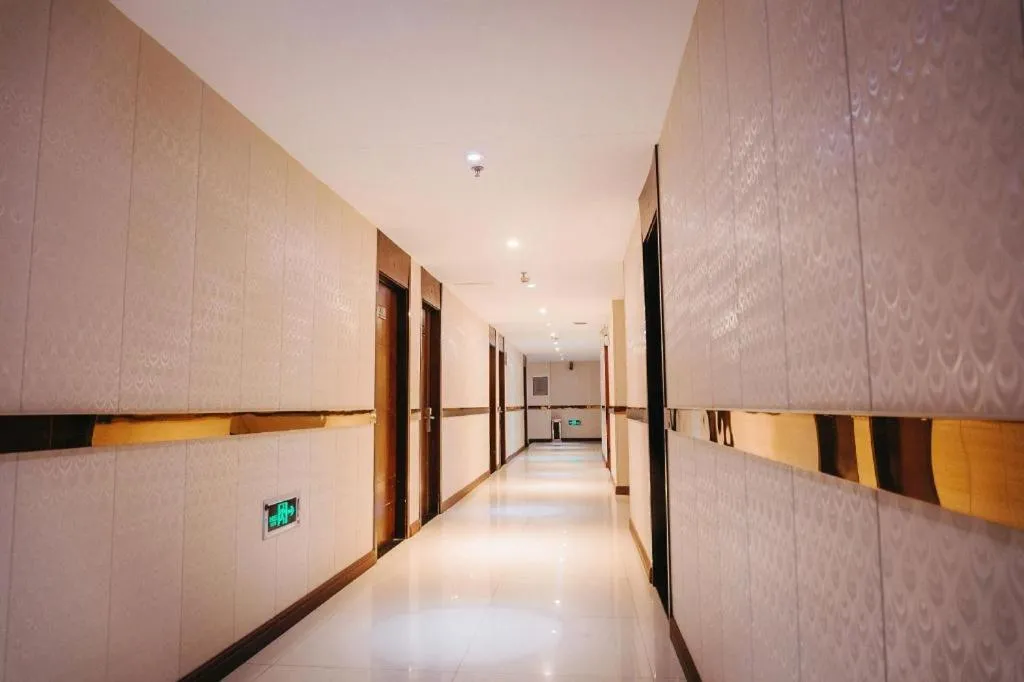 7 Days Inn Wuhan Huaqiaocheng Happy Valley