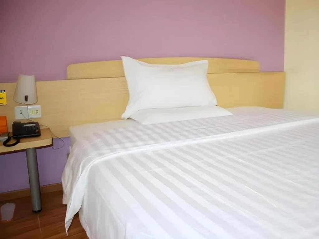 Bed in 7 Days Inn Wuhan Huaqiaocheng Happy Valley