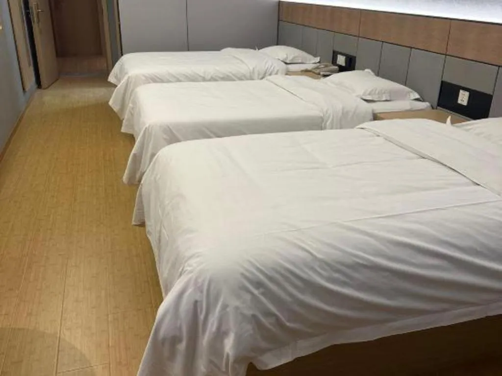 Bed in Greentree Inn Shanghai Middle Xinfu Road Huazhi Road Business Hotel