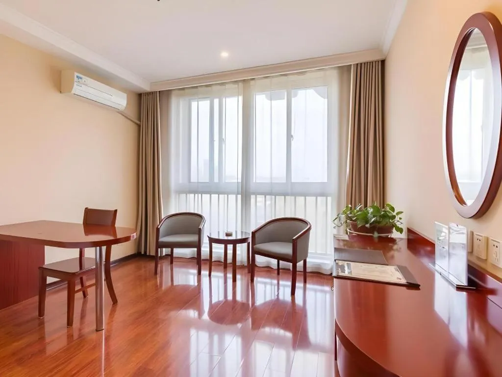 GreenTree Inn Xuzhou High Speed Railway Zhangqian Square Business Hotel