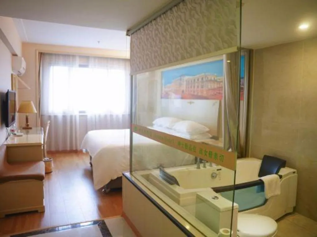 Bed in Vienna Hotel Yangzhou Yangzhou Slender West Lake Wenchangge
