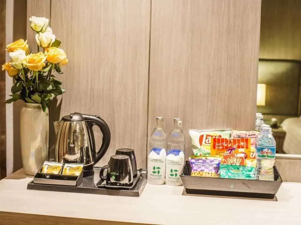 New Season Square Hotel