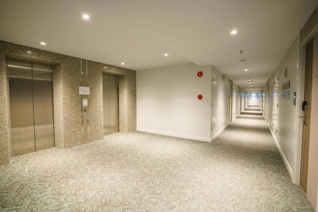 New Season Square Hotel