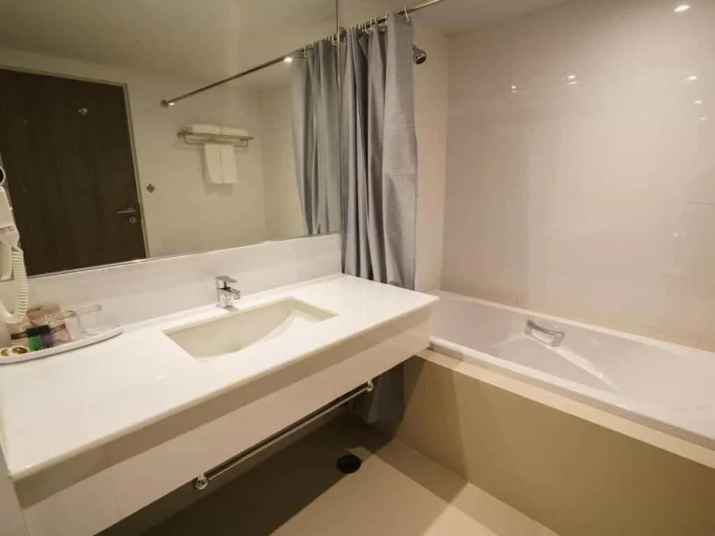 New Season Square Hotel