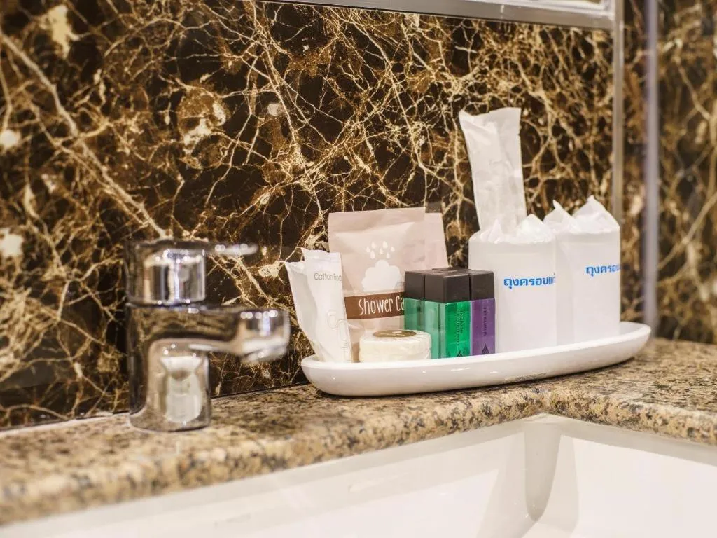 New Season Square Hotel