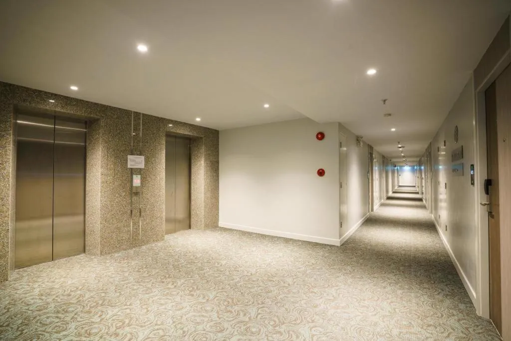 New Season Square Hotel