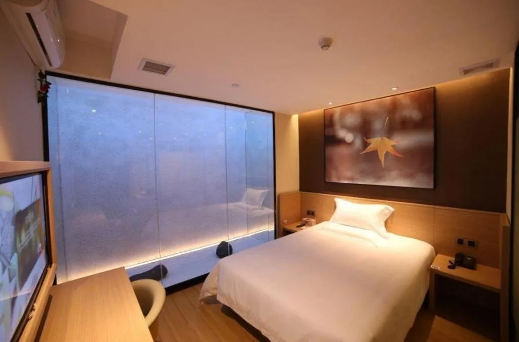 Bed in IU Hotel Guangzhou Taihe Square Branch