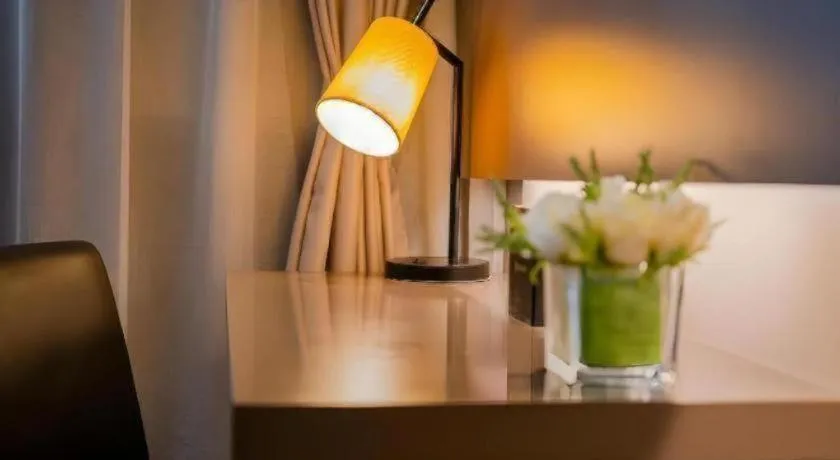 Home Inn Plus Shanghai Zhangjiang Guanglan Road Metro Station