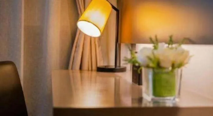 Home Inn Plus Shanghai Zhangjiang Guanglan Road Metro Station